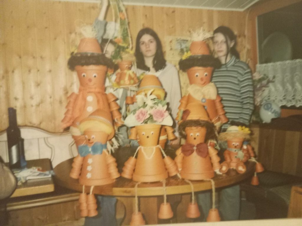 2003-Basteln Tontopf Figuren-1