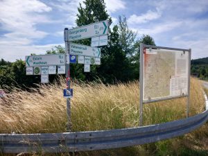 Ueber-Radweg Lohma Richtungsschilder